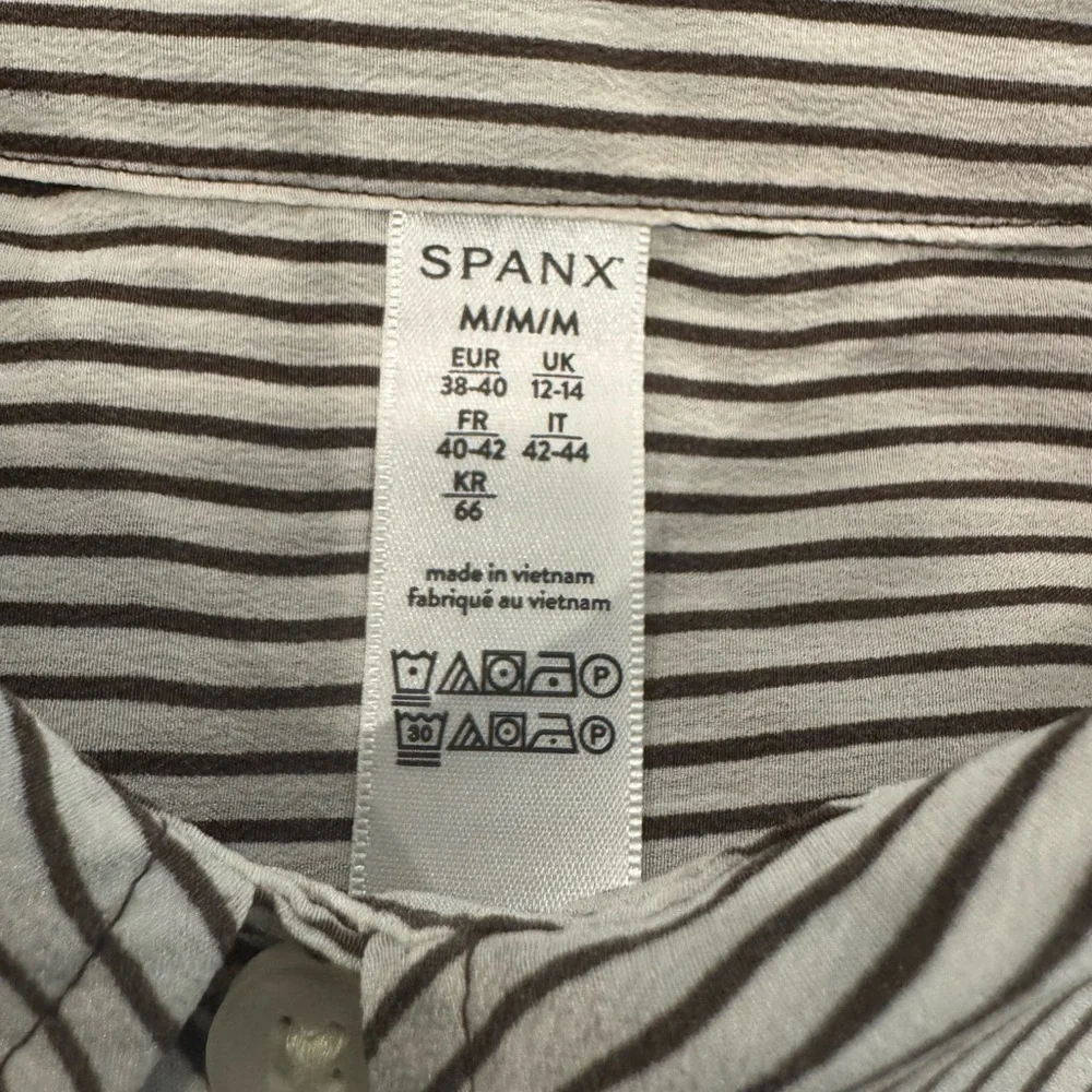 Spanx Washable Silk Long-Sleeve Shirt in Cedar/True Ivory Size Medium - Picture 6 of 8